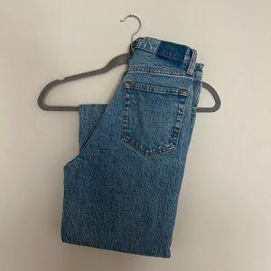 Abercrombie & Fitch - The ‘90’s Straight Ultra High Rise - 27L